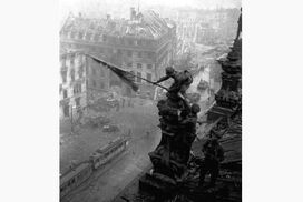 Bandera de rusia sobre el reichstag
