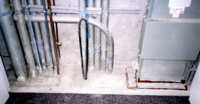 File:Conduit busduct.jpg