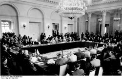 Bundesarchiv Bild 183-30483-002, Warschau, Konferenz Europäischer Länder...
