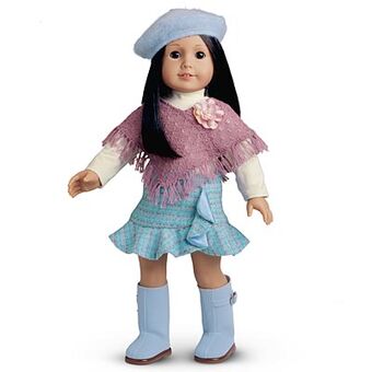 american girl sightseeing outfit