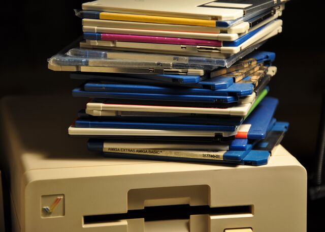File:The good ole days-4044.jpg