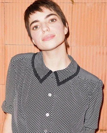 Angela Trimbur A Million Little Things Wiki Fandom