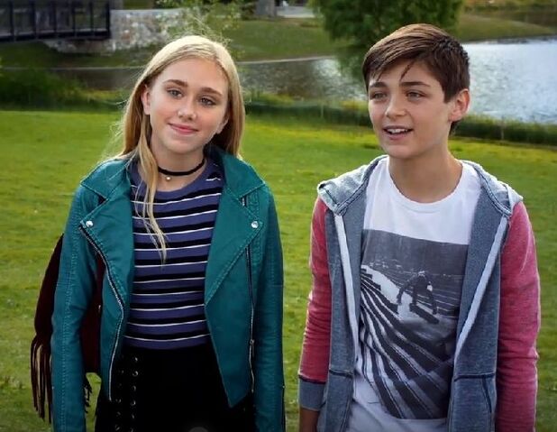 File:Amber and Jonah 2.jpg