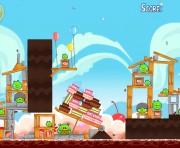 Angry-Birds-Birdday-Party-Golden-Egg-27-180x148
