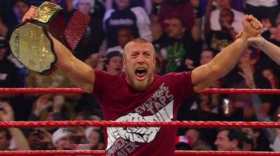 Daniel-Bryan-NEW-WORLD-HEAVYWEIGHT-CHAMPION