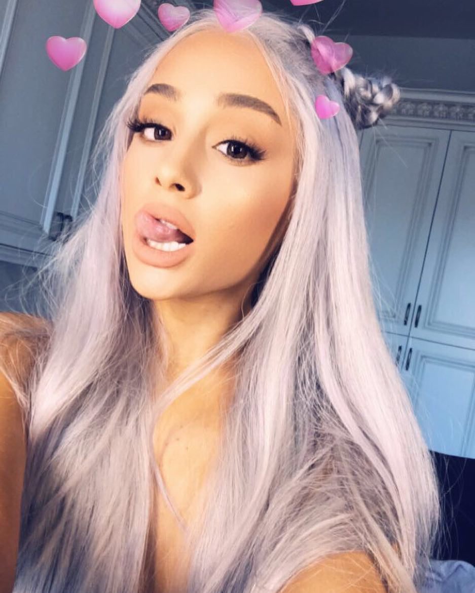 Image - Ariana Grande Platinum Hair October 2017 (2).jpg | Ariana ...