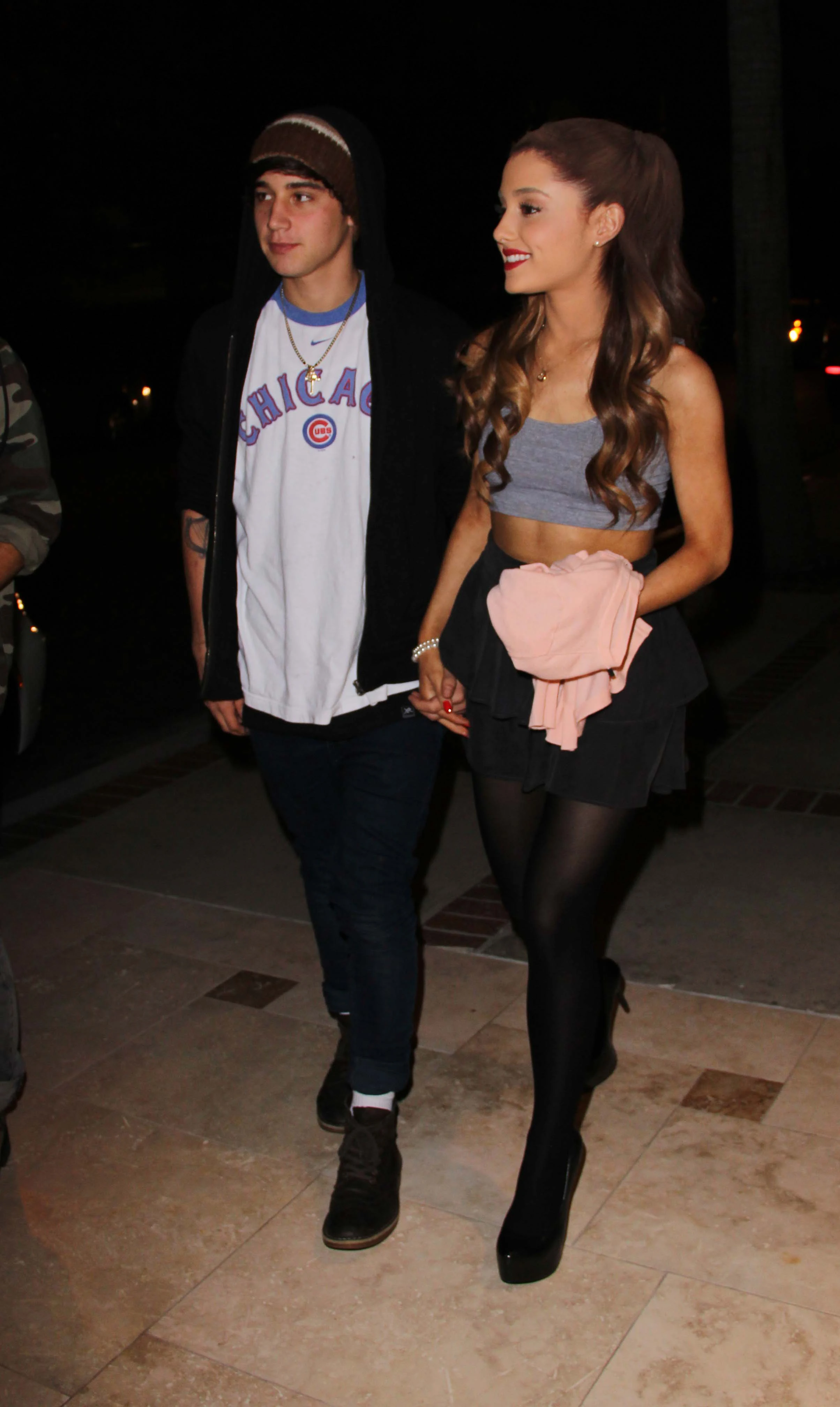 How Tall Is Ariana Grande Ariana Grande Height Age We vrogue.co