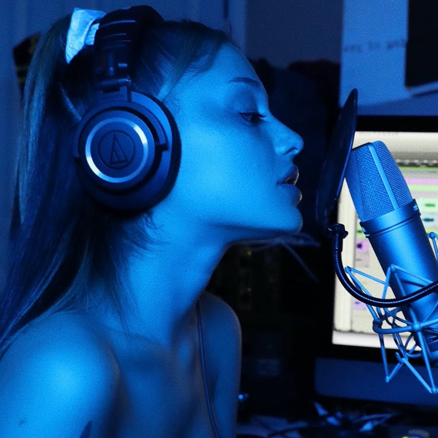 Arianagrandevevo Ariana Grande Wiki Fandom