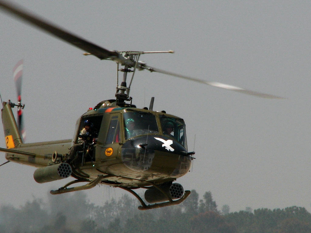 Uh 1 Helicopter Wikipedia Helicopter And Bridge Wallpaper - 