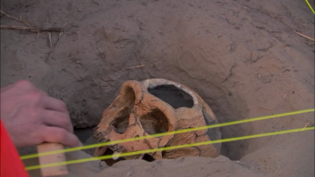 File:1x05 Charity Drive (24).png