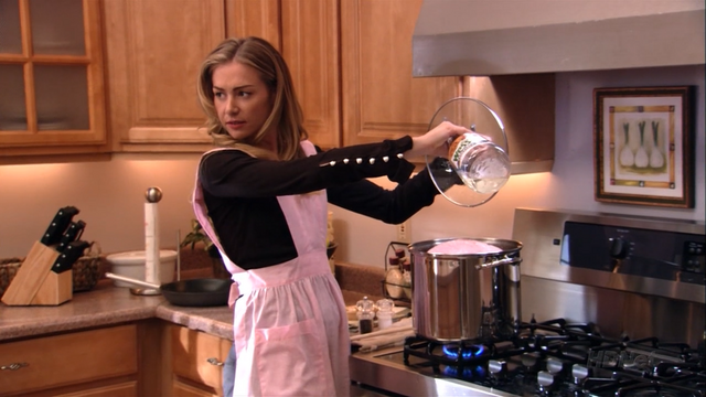 File:3x09 S.O.B.s (17).png