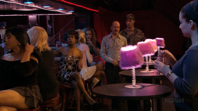 File:2x08 Queen for a Day (29).png