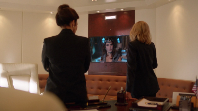 File:Cat Grant and President Marsdin speak with Rhea.png