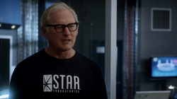 Stein en STAR Labs tras separarse