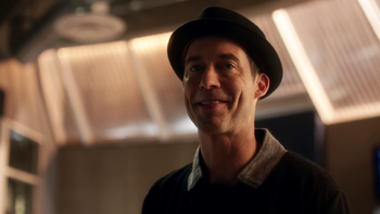 Harrison Wells (Tierra-19) | Wiki Arrowverso | FANDOM ...