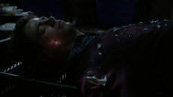 Ondas vermelhas percorrem Barry Allen