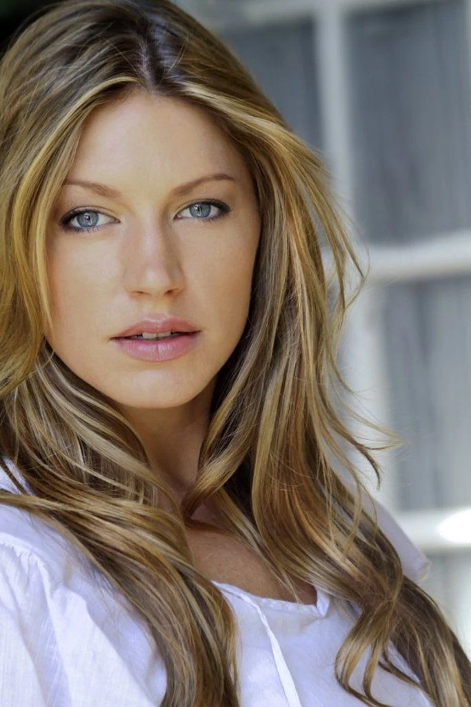 Jes Macallan Arrowverse Wiki Fandom