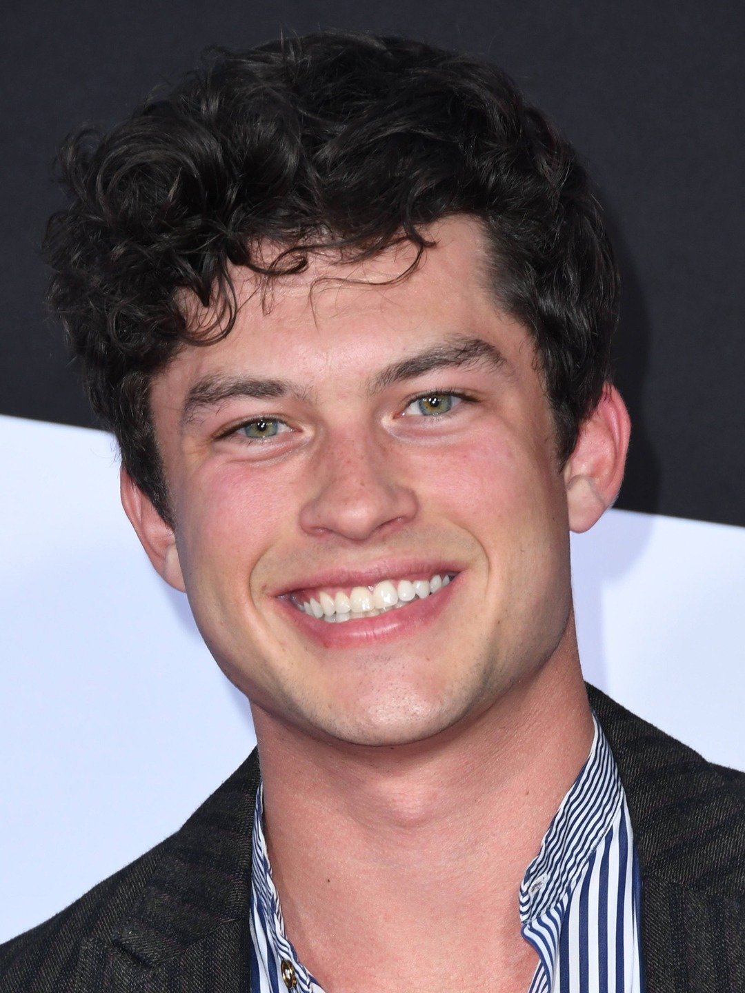 Classify American actor and singer Graham Phillips