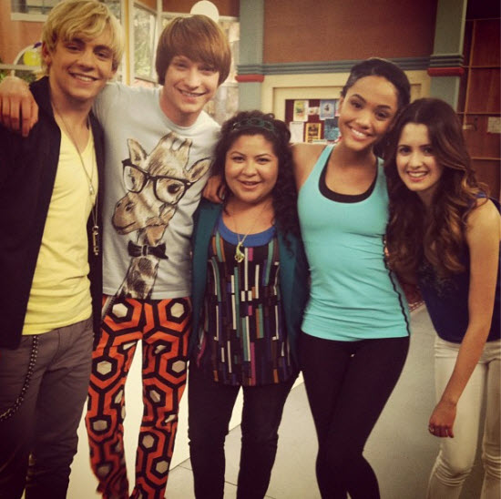 when do austin and ally start dating in season 3