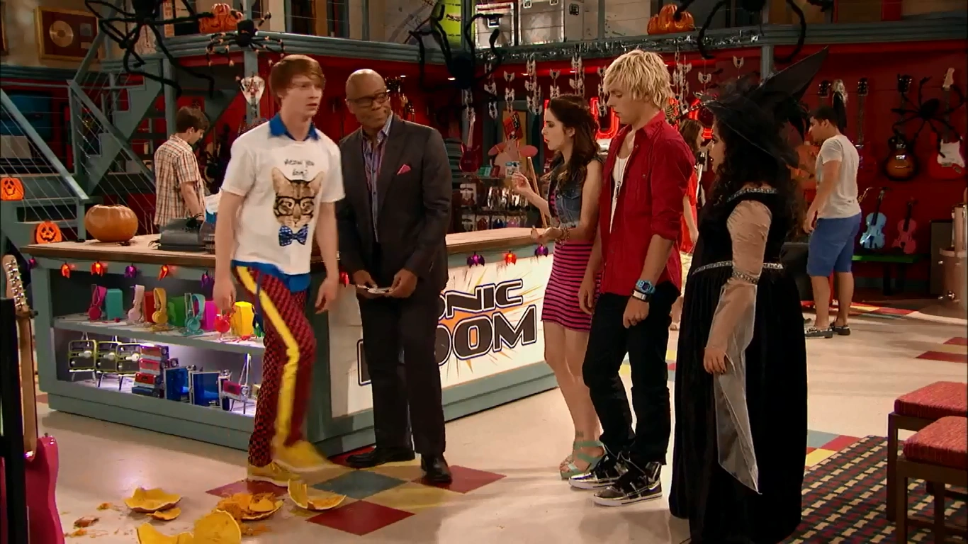 Image Costumes & Courage (167).png Austin & Ally Wiki FANDOM