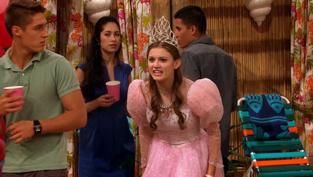 Image - PandP; Brooke's 'Princess Decree'.jpg | Austin & Ally Wiki