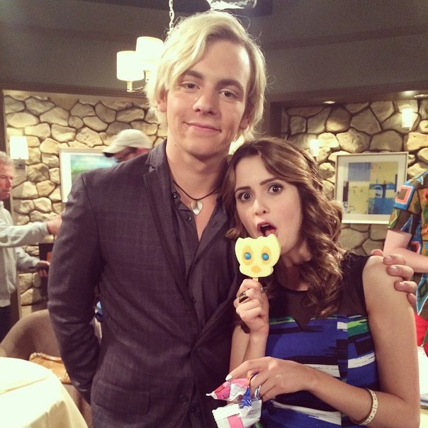 in austin and ally when do they start dating