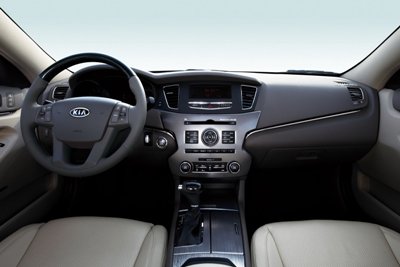 2011-Kia-Cadenza-14small