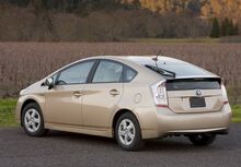 2010-Toyota-Prius-2small