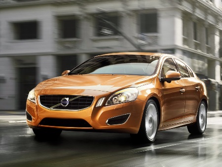 2011-Volvo-S60-Sedan-15small