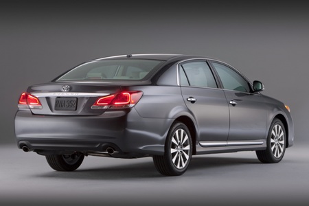 2011-Toyota-Avalon-64