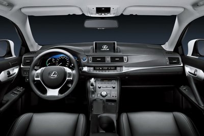 2011-Lexus-CT-200h-1small