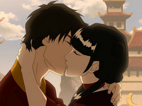 Zuko et Mai s'embrassent