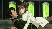 Varrick y Zhu Li abrazados
