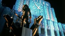 Luchshie-filmyi-v-retsenziyah-Hishhnik-2-Predator-2-1990-1