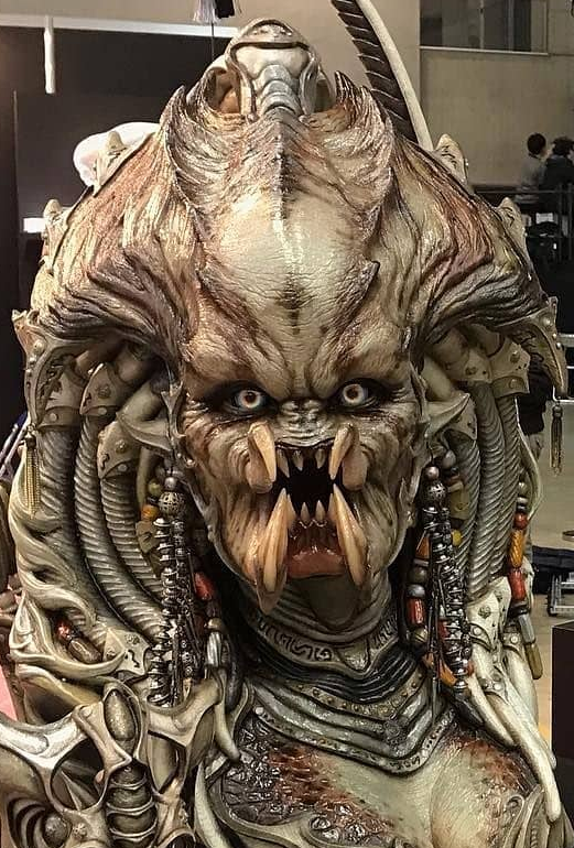 Predator Enamel Pin Bio-Mask Alien Trophy Hunter Extraterrestial Species Big 2/"