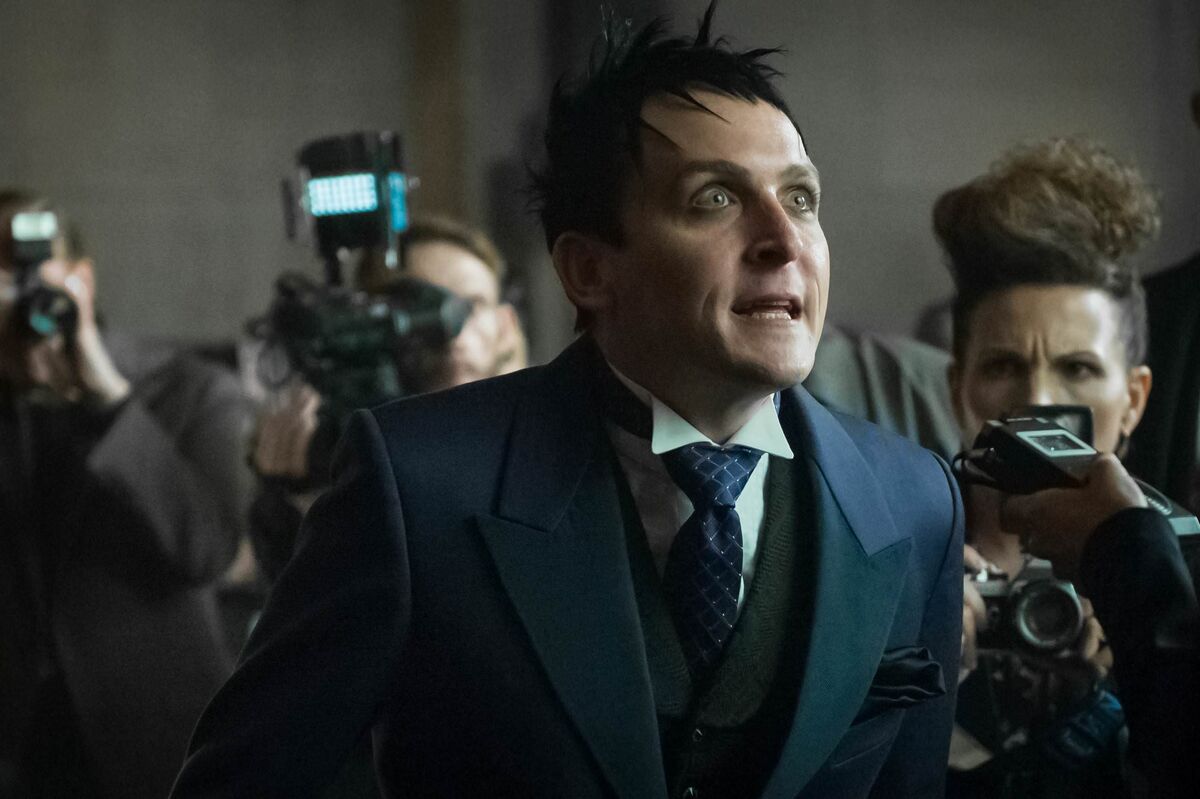 Watch full episodes of Gotham this fall on Hulu