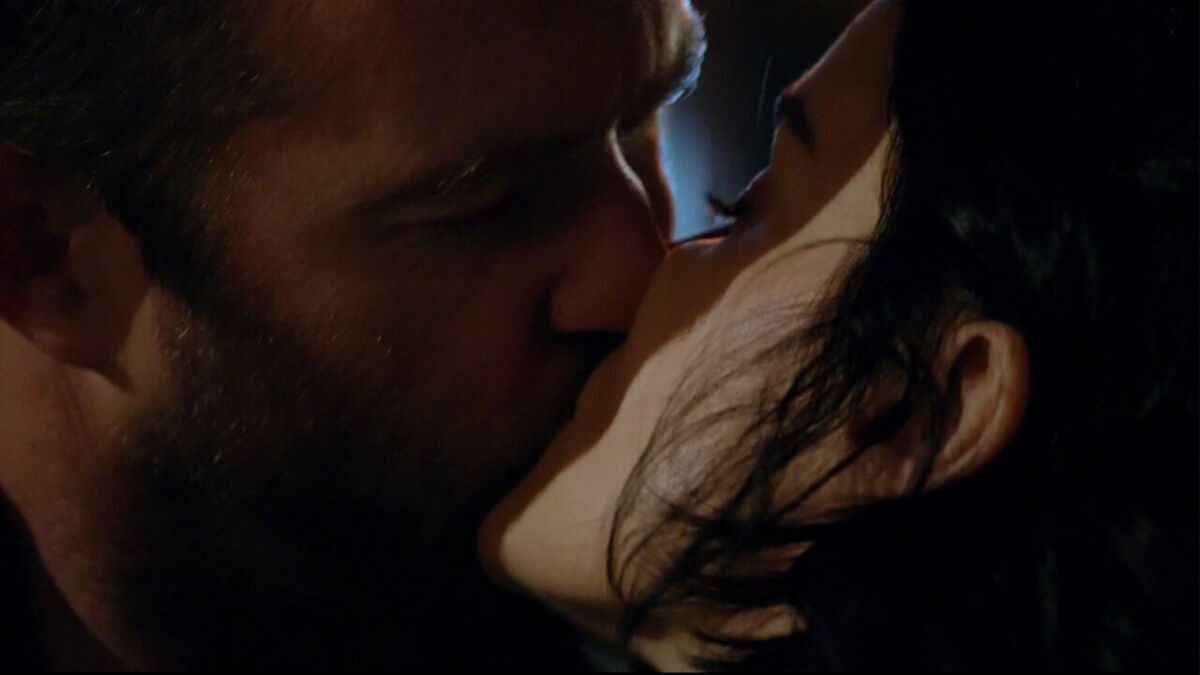 Blindspot Jane and Weller kiss