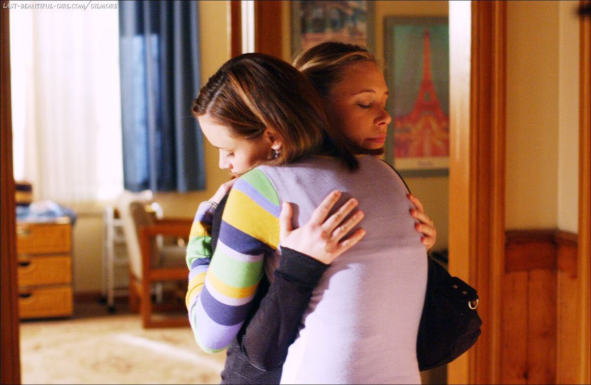 paris and rory hug gilmore girls