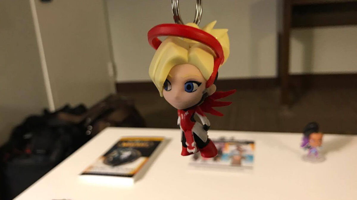 Blizzcon 2017 goodie bag Mercy keychain