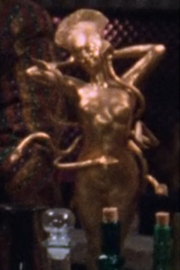 Li Statuette