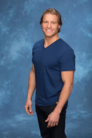 File:Clint (Bachelorette 11).jpg