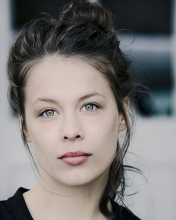 Paula Beer Bad Banks Wiki Fandom