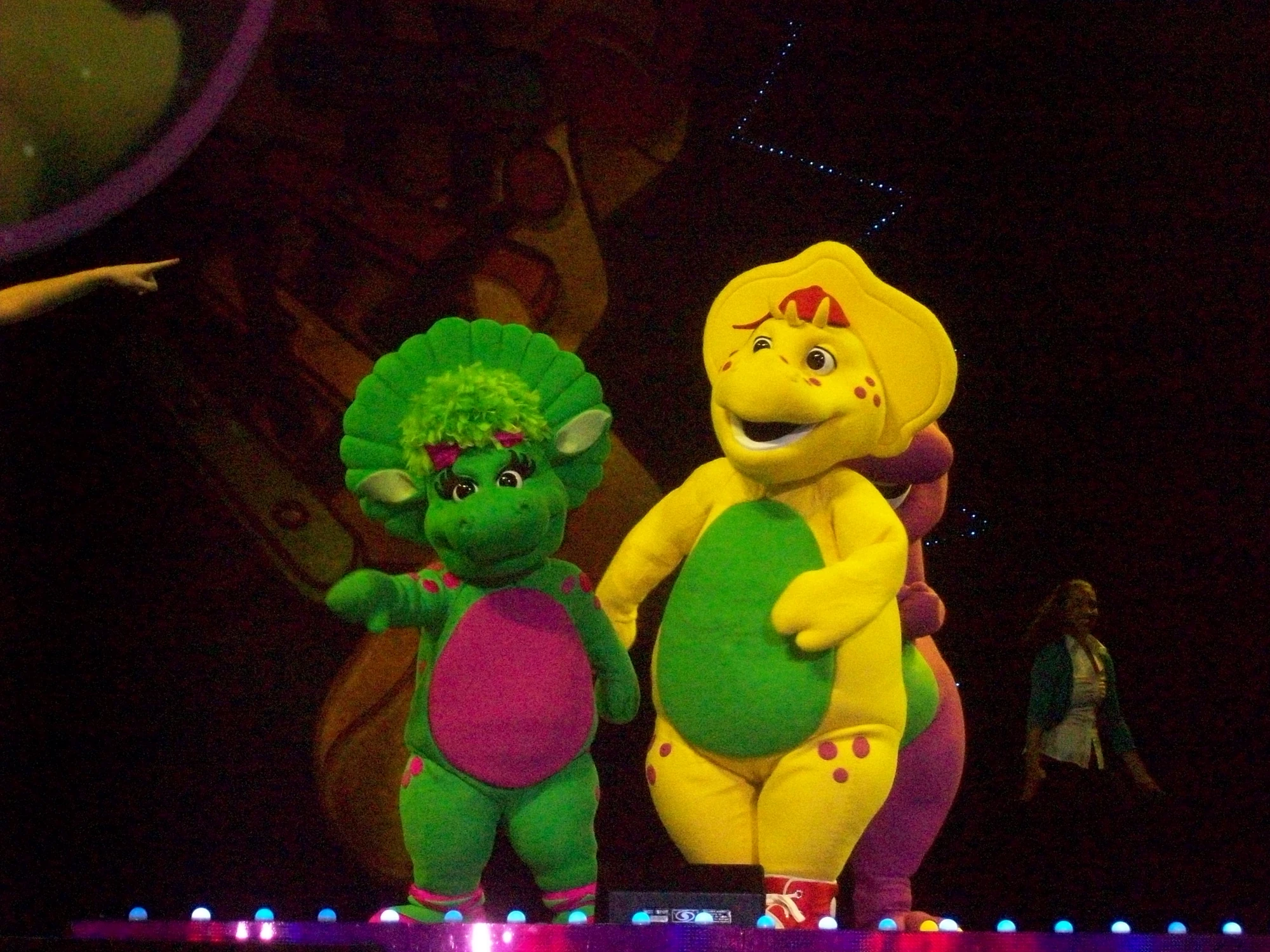 Throw Your Hands Up Barney Wiki Fandom