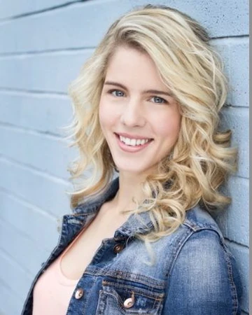 Emily Bett Rickards Batman Anarky Wiki Fandom