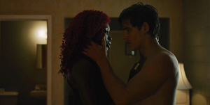 Titans - Dick y Kory beben algo