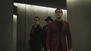 Gordon, Bullock y Jeremiah escapan por el laberinto