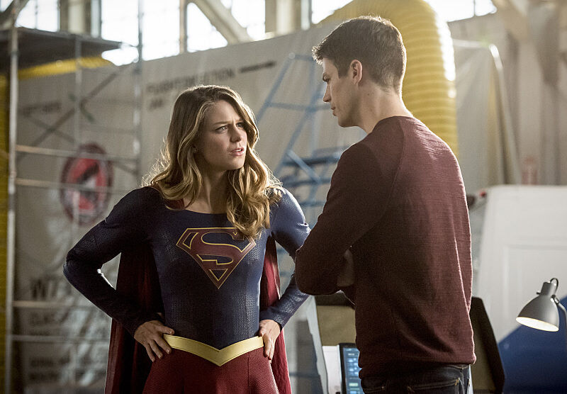 The Flash -- &quot;Invasion!&quot; -- Image FLA308b_0445b.jpg -- Pictured (L-R): Melissa Benoist as Kara/Supergirl and Grant Gustin as Barry Allen -- Photo: Dean Buscher/The CW -- &Atilde;&Acirc;&Atilde;&Acirc;&copy; 2016 The CW Network, LLC. All rights reserved.