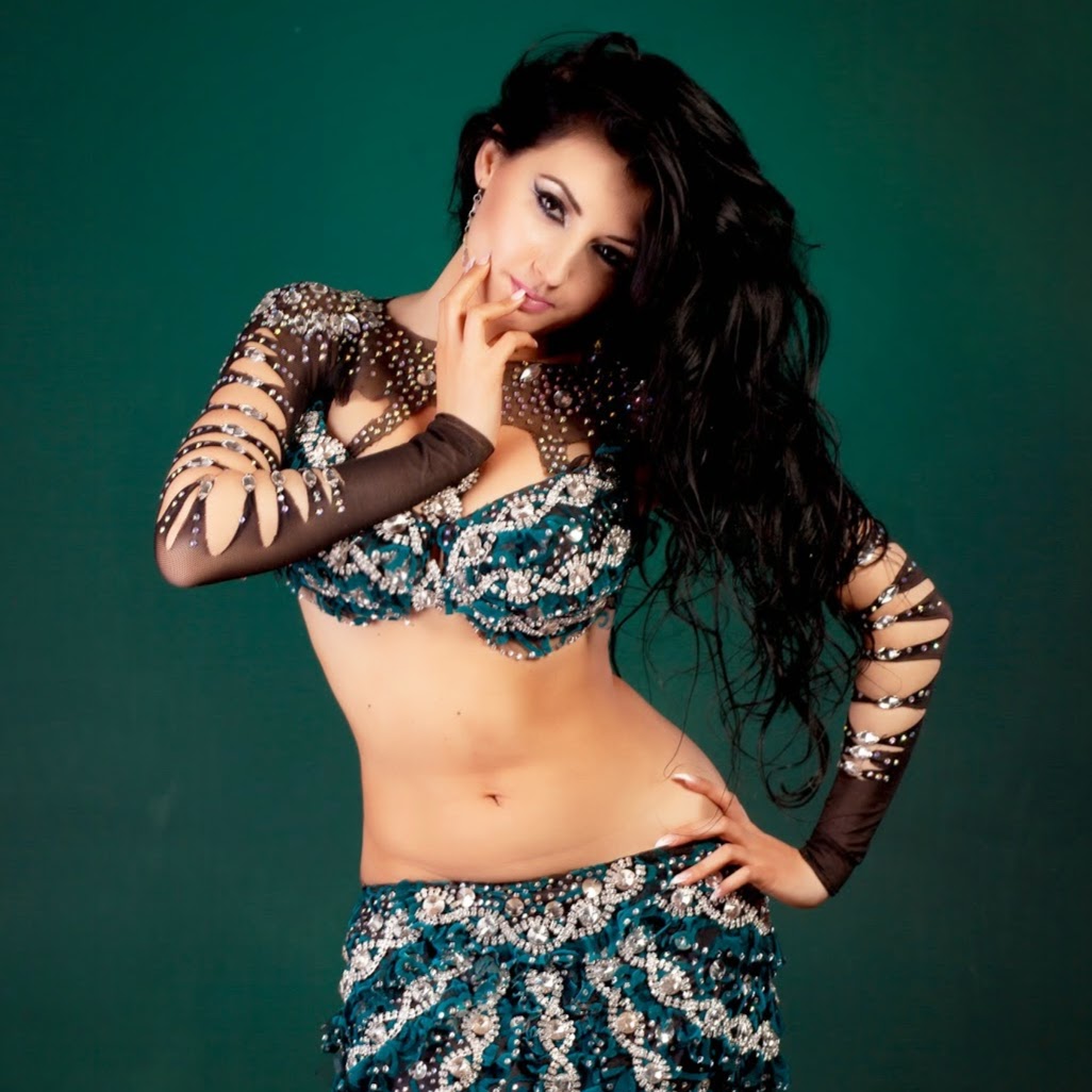 Мата хари танец. Мата хари. Шарон дэвис банд одесса. Биография танцовщица. Биография танцовщица.