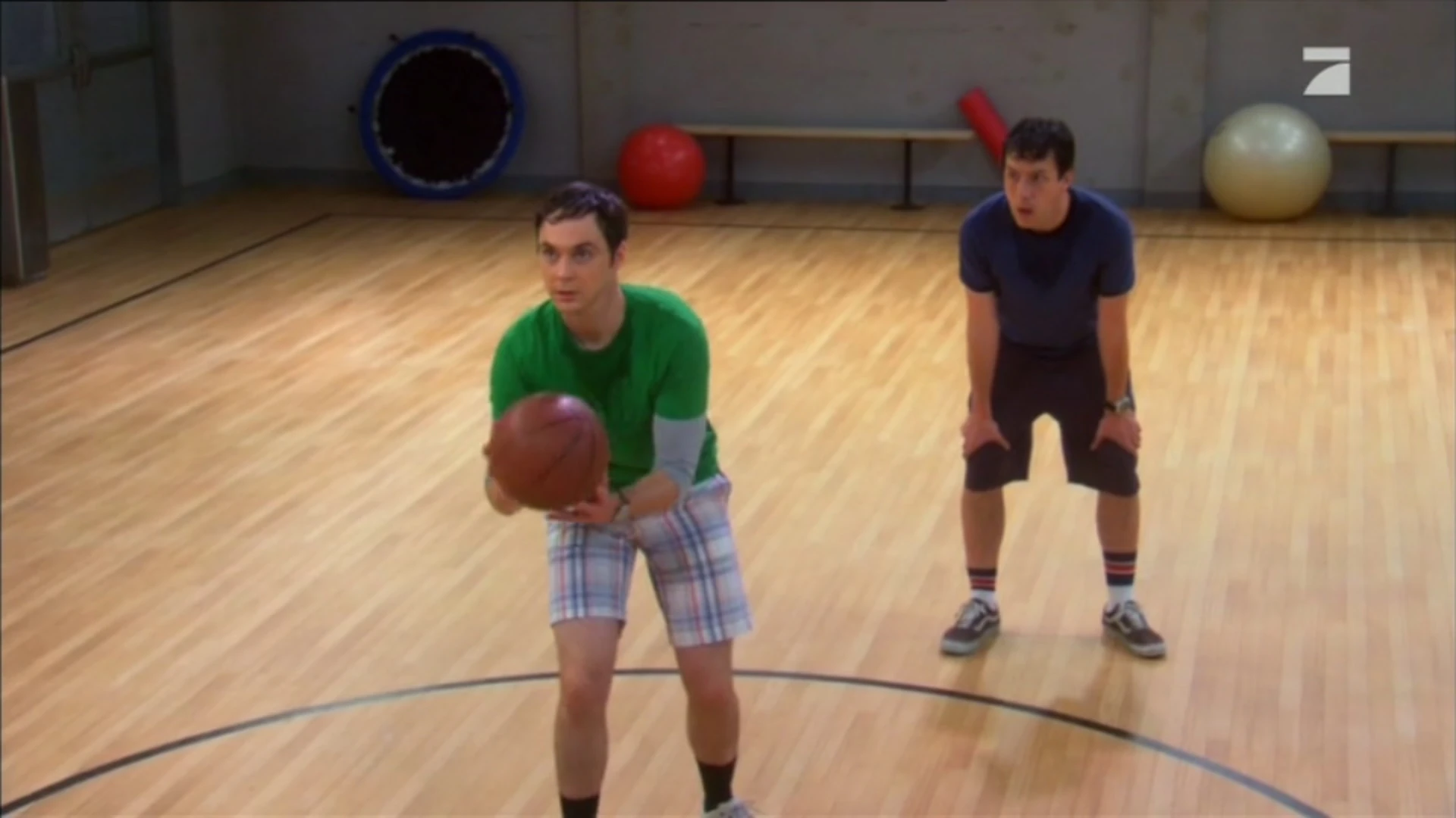 Bild Sheldon und Barry Kripke machen Sport.jpg Big Bang Theory Wiki FANDOM powered by Wikia