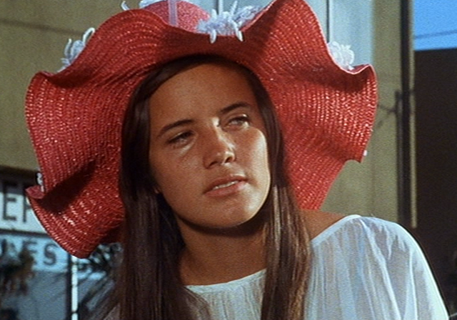 File:LindaHat.png